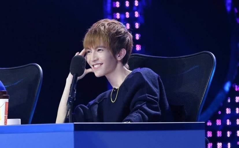 作品|他的作品低评分高票房是因为:总有少年郎“欲赋新词强说愁”