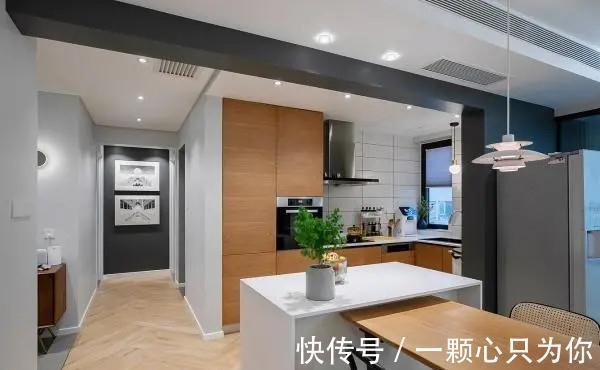 露台|140平简约风三居室,封闭露台扩大客厅休闲工作两不误