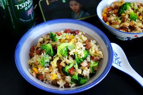 懒得做饭，就这样焖一锅好了，有菜有饭适合全家老小