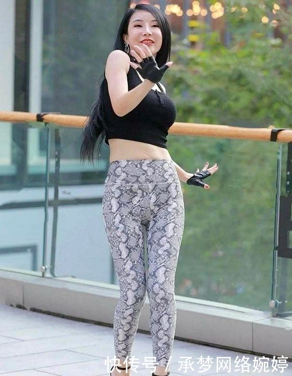 一看就是贤妻良母型的,时髦洋气还有个性