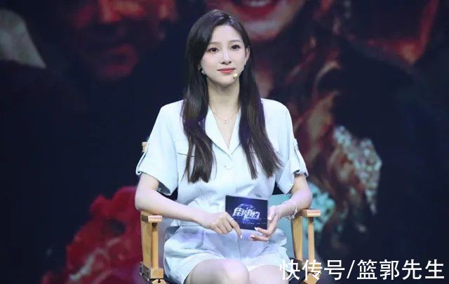 走红|12强赛来了，“央视第一美女”再次走红，曾主持多档足球类节目