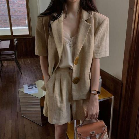 正式感|可甜可酷还超有范儿的西装短裤套装,时髦中带着一点小正式