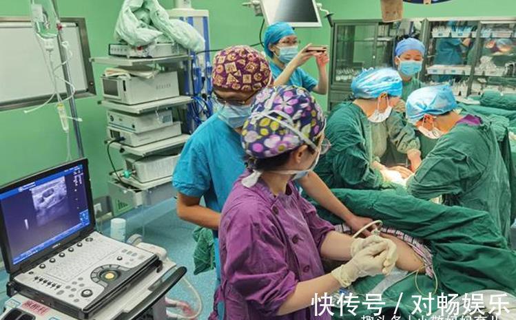 医生|进入产房前,婆婆偷偷塞给医生一张纸条,得知内容后产妇哭成泪人