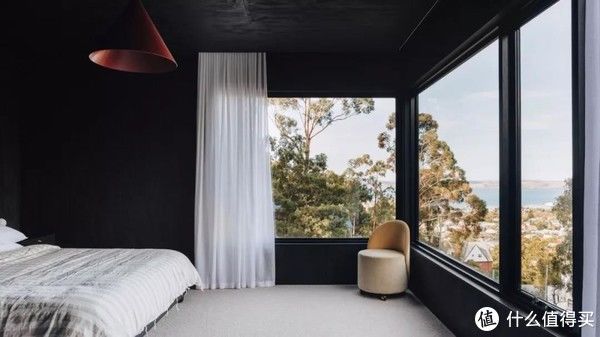 时尚|用门窗打造高级审美的「极简风格」，通透的视野简直跟别墅一样！