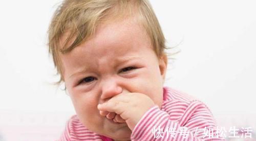 孩子|刚出生7天的孩子哭闹不吃奶,宝妈掀开被子一看,差点跟婆婆吵翻