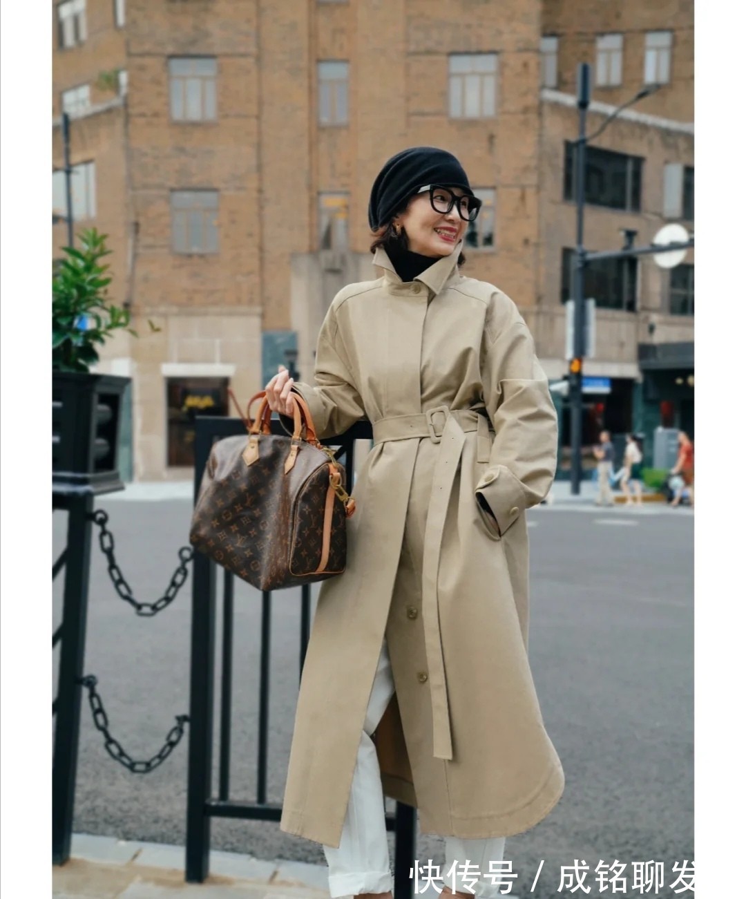 构造|57岁的三木妈时尚感不输女儿,自然优雅端庄大气,美得与众不同