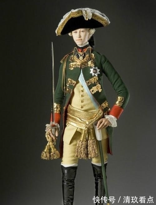 鞋子 只有女生才穿高跟鞋?其实高跟鞋根本不是为女人发明的