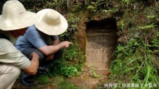 陶罐|男子发现地窑洞有许多陶罐,掀开一看,顿时欣喜若狂