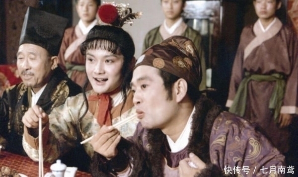 王熙凤!林黛玉被嫁给了谁?王熙凤准备的40匹蟒缎:夫家比北静王更有权势