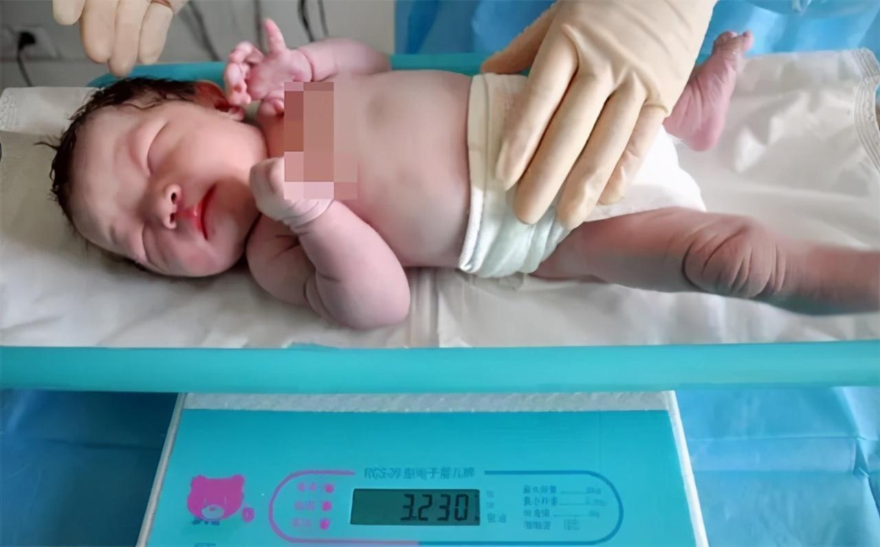宝宝|刚出生的新生儿,如果符合这些标准,那就恭喜了,说明他很健康!