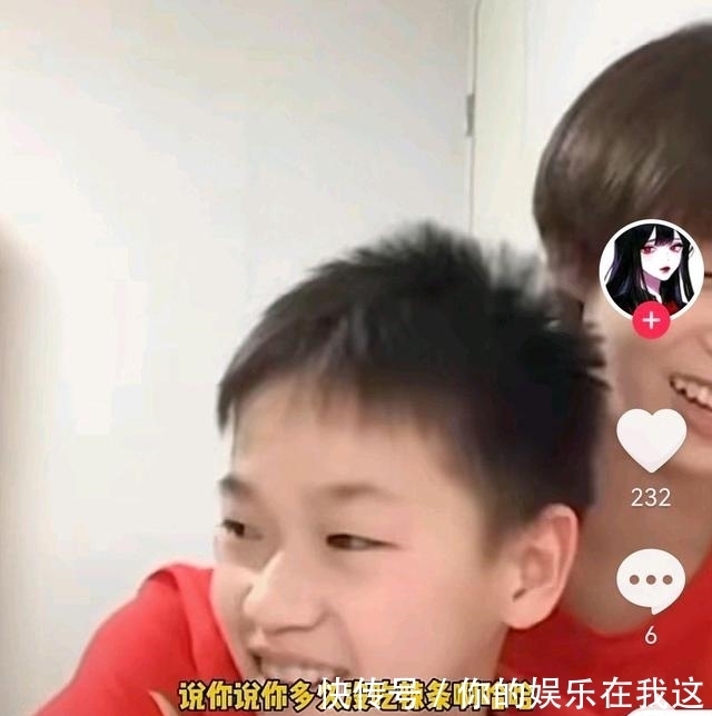 全红婵|陈芋汐摇头晃脑:你赶紧回答问题啊!全红婵一脸懵圈:啊?说我呢