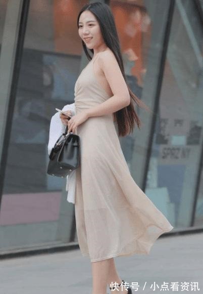 动人|米色连衣长裙搭配高跟鞋,温柔动人,清新自然