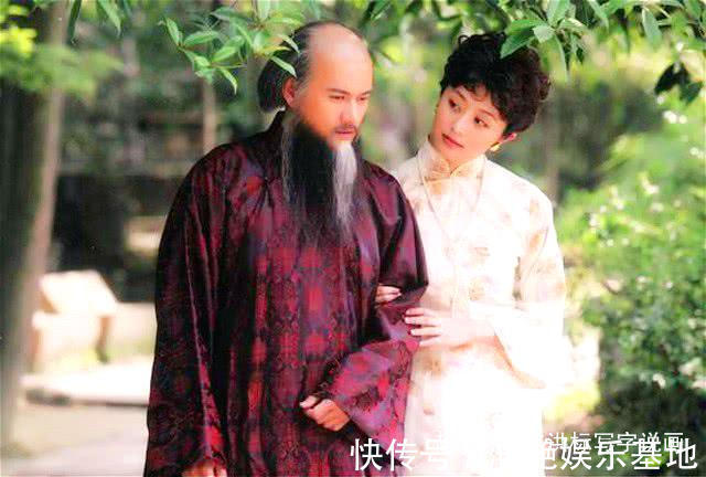 姑母$14岁女生拜他为师,4年后娶为娇妻,新婚之夜画了幅画卖了4140万