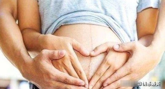小萍|怀孕时，孕妇肚子上出现的“线”是什么？和胎儿的性别有关吗？