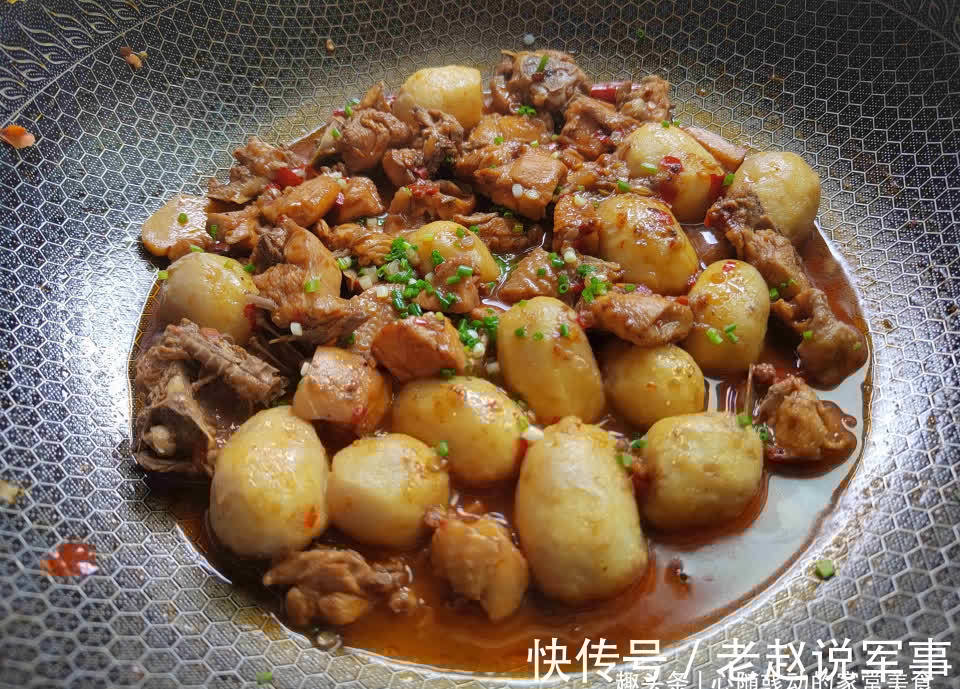 碱性食物|白露开始,碱性食品要多吃,焖一锅好吃又解馋,比大鱼大肉强