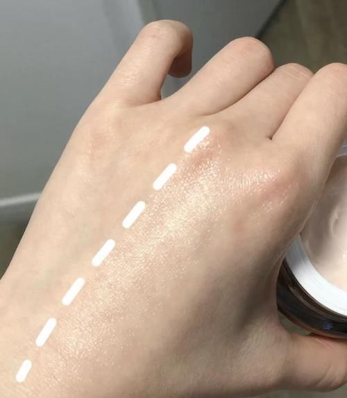 可盐|兰蔻的“四大王牌”：菁纯面霜名气大，小黑瓶差评多，口红算垫底