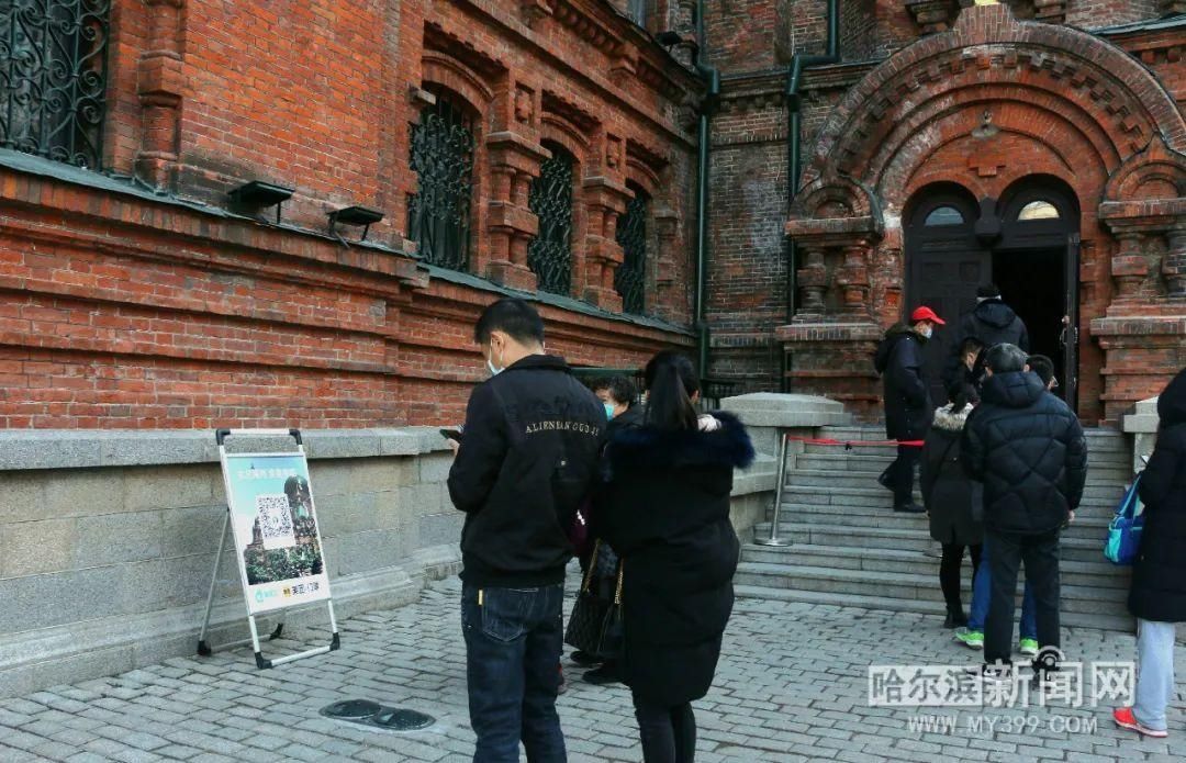 扫码|索菲亚广场围挡已拆除丨现已全面开放，扫码预约即可免费进入内部参观