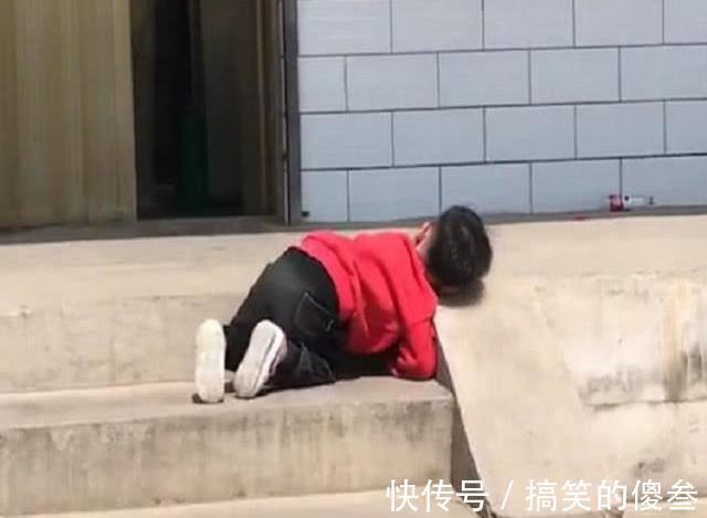 地气|抖音“接地气宝宝”火了，在地上摩擦我妈已经3天没打我了