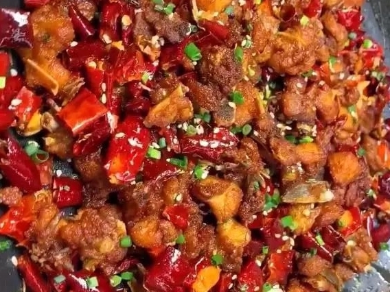 让你吃个过瘾的家常菜，麻辣鲜香，开胃下饭，总是吃得盘盘光！