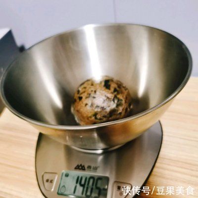  餐桌上的保留项目减肥蔬菜馒头，隔段时间就做一次