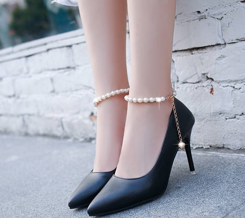 休闲鞋换了吧,新出这款“高跟鞋”,不夹脚不磨脚,显高挑气质