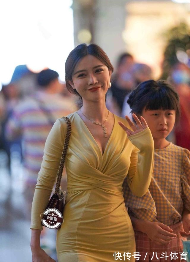 包臀裙 精致漂亮的包臀裙装扮彰显女神风范,打造简约的时尚,知性大方!