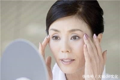 丑态|女人开始“衰老”时，身上可能有这4个“丑态”，要抓紧保养了！