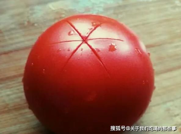 西红柿|给西红柿去皮，别只会用水煮，大厨教2招，快速去皮，好吃又营养