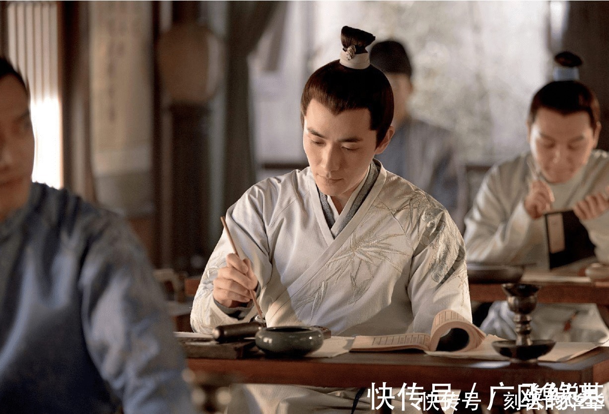 下联|清朝一县令怕老婆，酒后说一俗联天不怕地不怕，就是老婆也不怕