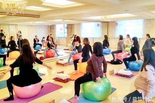 产后抑郁|产妇生完孩子半小时,医生再次伸手进去,产妇大怒却被回怼为你好