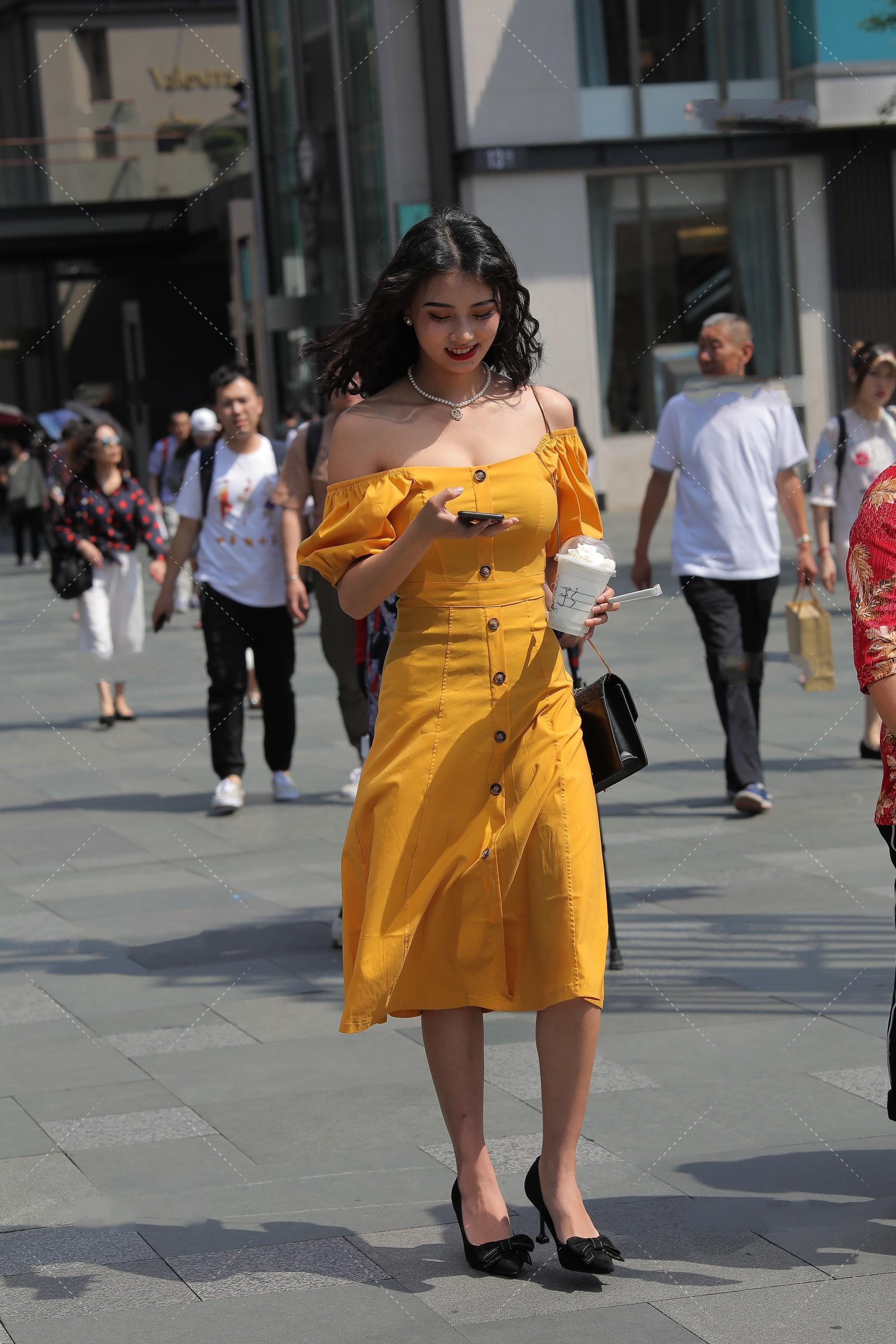 可爱|浅色一字肩连衣裙, 俏皮可爱又不失高雅, 难怪这么多女孩喜欢