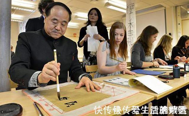 诺贝尔奖&莫言书法展被吐槽,看到他给港珠澳大桥的题词后,众人不该指责