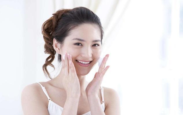 保养得当的女人,总是不会放弃这六个好习惯,着重提升整体年轻感