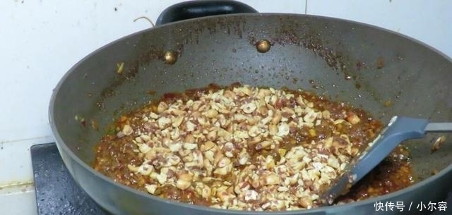 浓郁|想吃牛肉酱不用买,大厨教你秘制做法,酱香浓郁,方法超简单