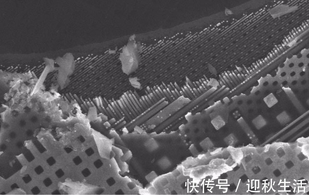 光刻胶|芯片里面100多亿个晶体管是如何安装上去的