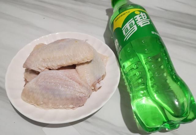 适量|鸡翅这样做,简单几步,香而不腻,每做一次孩子都能吃精光