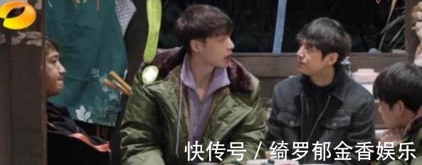 乔杉|杨紫吃货上身狂点菜,黄磊张艺兴双管齐下,烤鸡翻车成黑暗料理