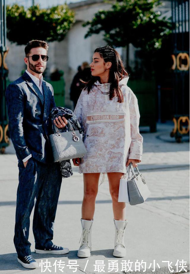 今年秋天流行穿“防风卫衣”，时髦又保暖，教你挑对颜色不踩雷