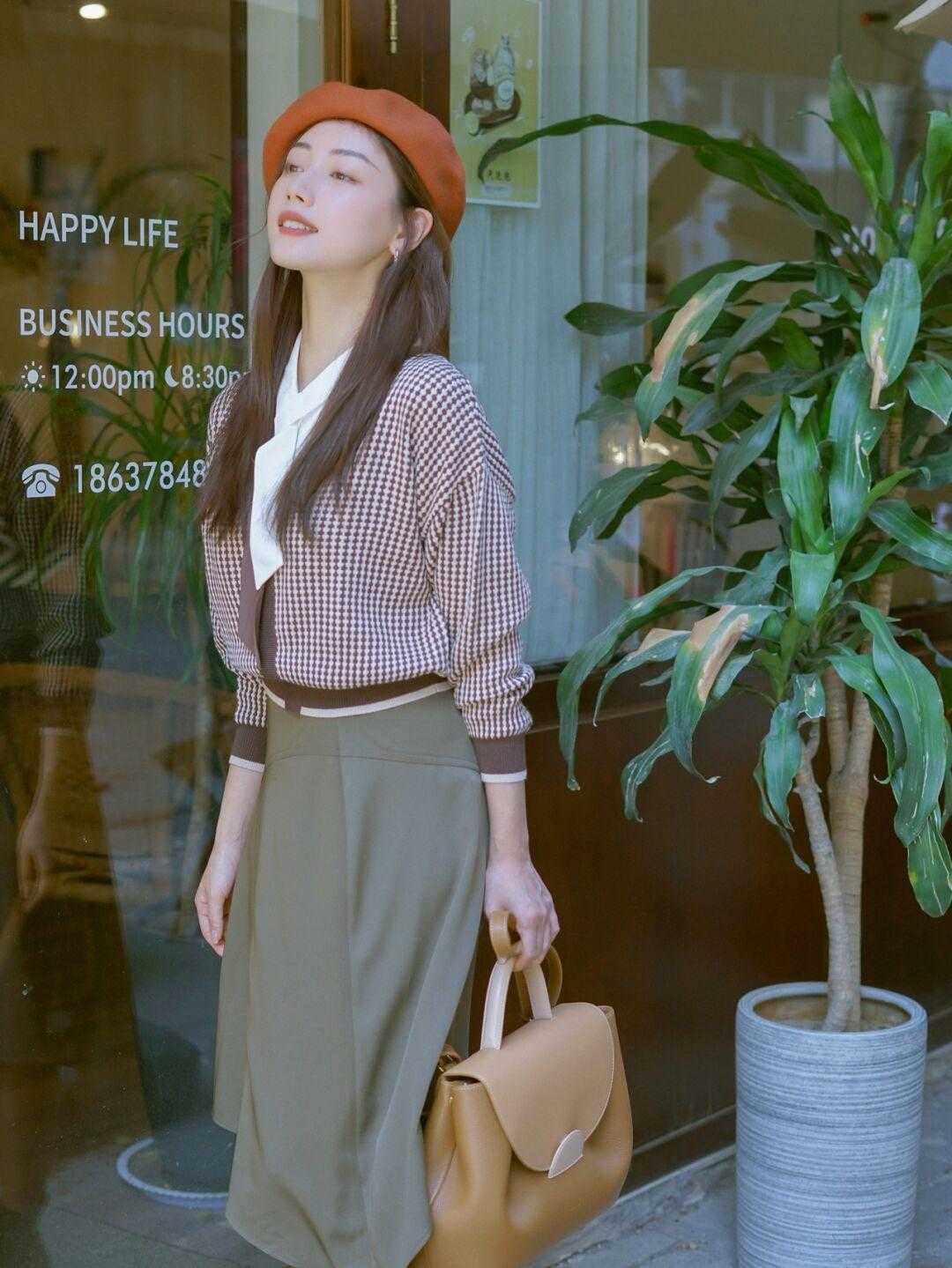 毛衣|最近秋冬有种火叫毛衣+半裙,照着穿都好看,温暖了整个秋冬,太洋气了