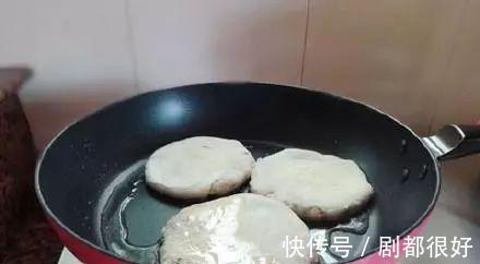 馅饼|馅饼最简单快速的新做法，外脆里嫩，一顿吃3个都不够