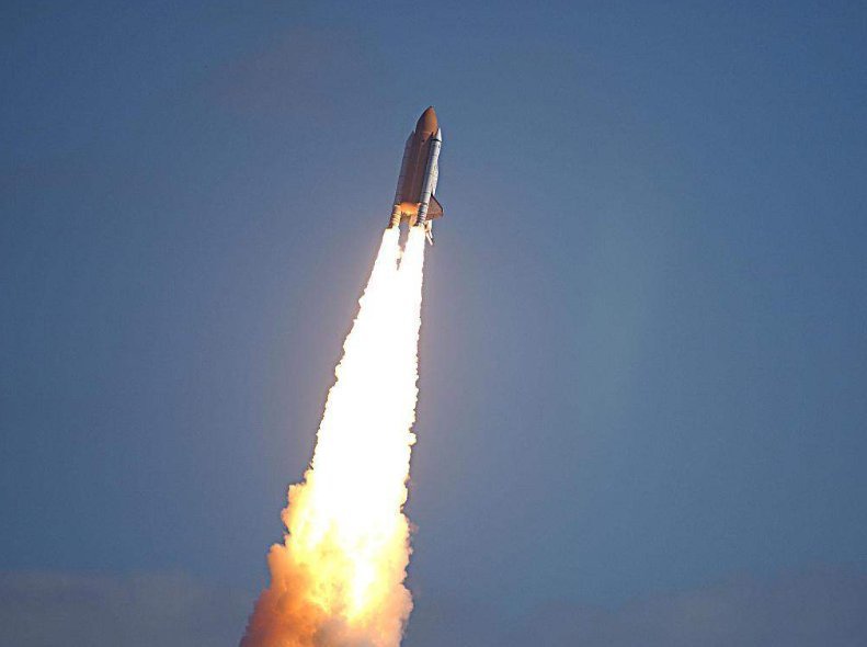 一箭九星发射成功长征11号这一幕震慑白宫,军舰载有东风31导弹