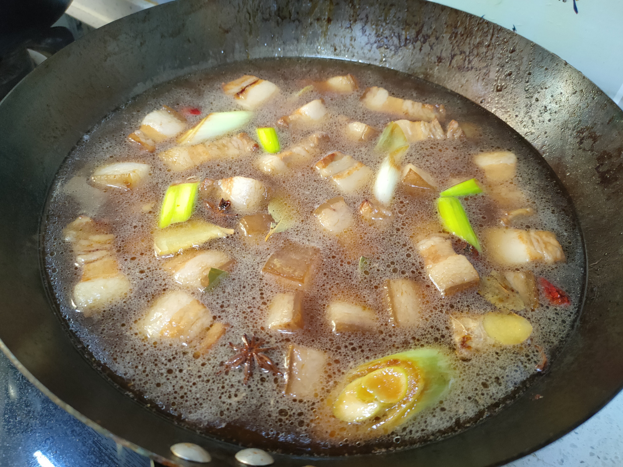 香料|爷爷做了几十年红烧肉，口感软烂香入味，香料只加这四味即可