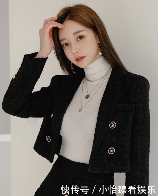 孙允珠每日穿搭:威廉男爵气质高冷俊俏西装裙