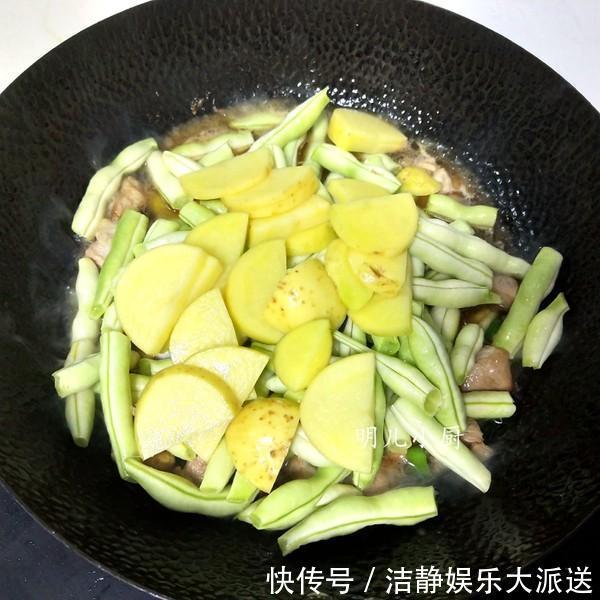 土豆|土豆和它一起炒,是肠道“通便器”,隔三差五吃,排出肠道臭宿便
