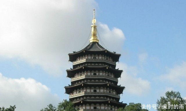 雷峰塔下发现千斤巨石,考古专家将其移开后,出土两件一级国宝!