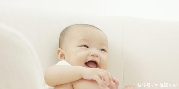 宝妈|宝宝在半岁之前,会逐渐掌握四种“本领”,你家孩子达标了没