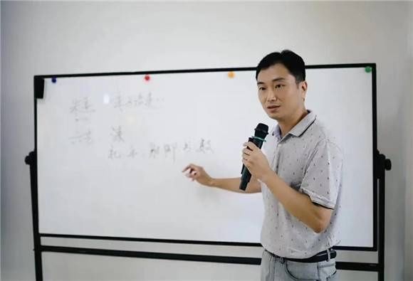 崇明区教育系统师德师能先进典型系列宣传-上海市中学语文特级教师、正高级教师 李建生