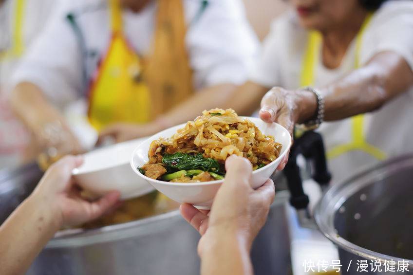 胆汁|晚餐不吃，饿治百病？坚持不吃晚饭，真正的好处只有一个