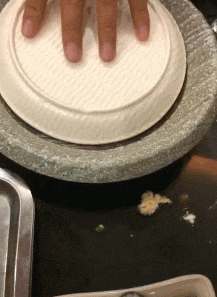 |搞笑GIF趣图:我能咋办,做女朋友的车,这是我唯一能做的