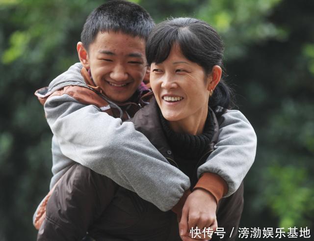 办法|8岁男孩天天要喝母乳,断奶几次都没成功,妈妈哭诉:都赖我